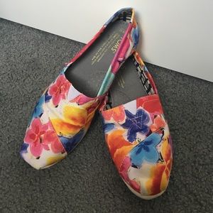 Toms