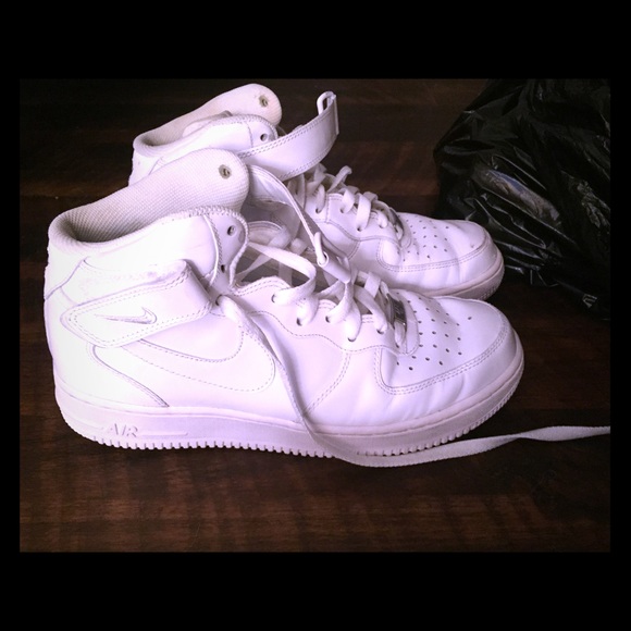 White high top Air Force 1