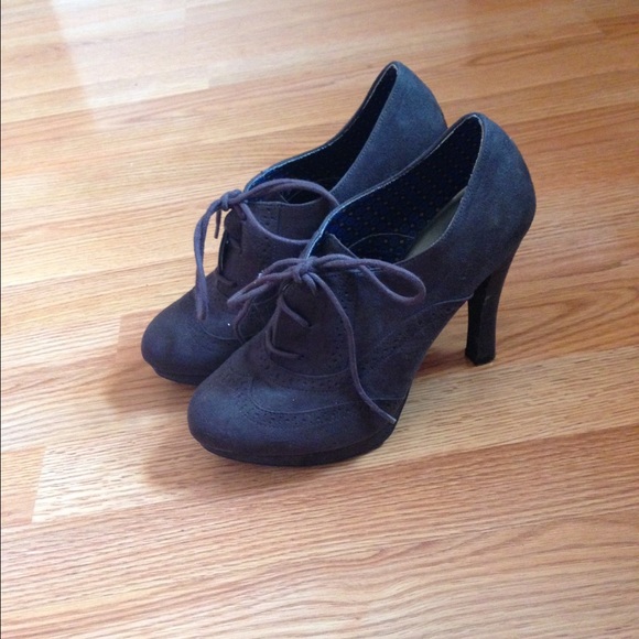 Adorable shoes with a Vintage feel size 11