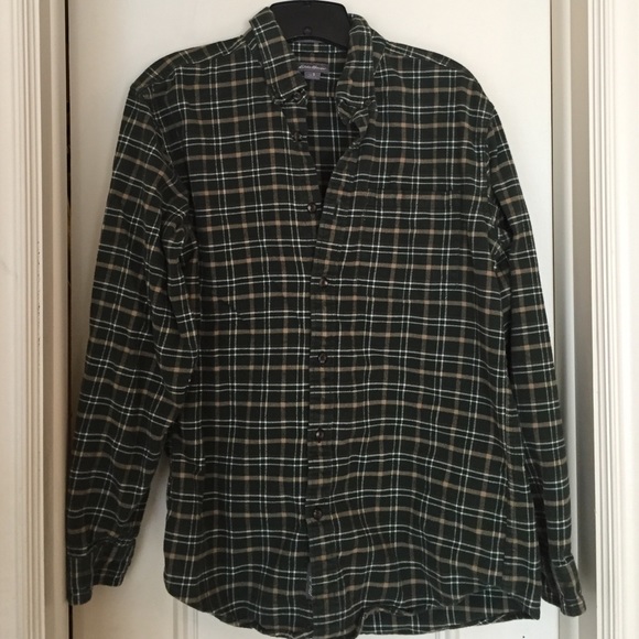 Eddie Bauer Men's Flannel in Forest Green