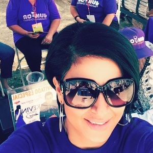 Meet your Posher, Jhenny