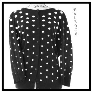 Black and white dot sweater .  Great for Fall🍁