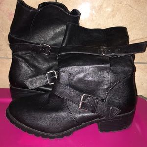 Biker boots