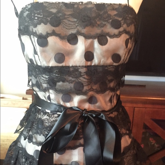 Beautiful Polka Dot Dress - Picture 2 of 4