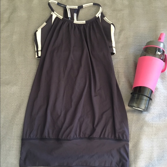 Lululemon yoga top with built in bra
