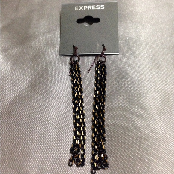 Brand Nee Express MUST HAVE copper/gold earrings