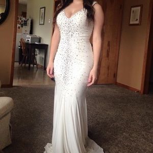 ✨PRICE DROP✨White Prom Dress