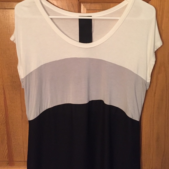 Tri-colored tee