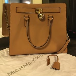 💕large Hamilton tote from Michael Kors!💕