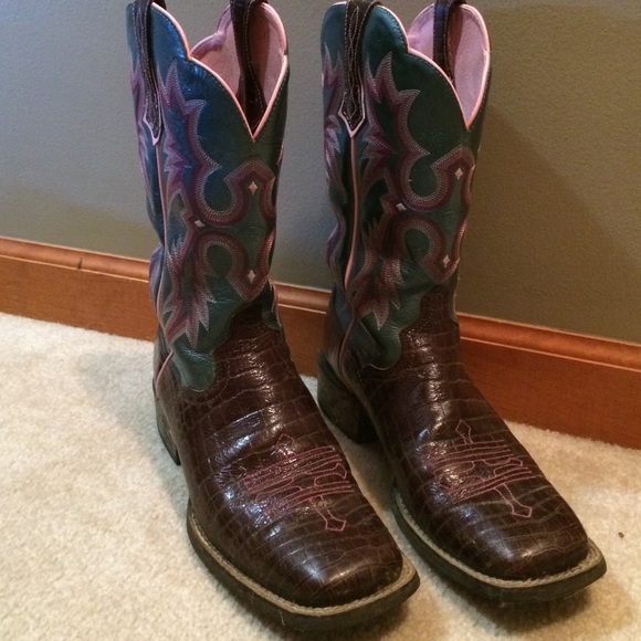 Excellent Condition Brown Ariat Boots