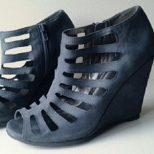 Caged Wedges