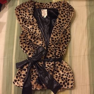 Faux Fur Leopard Print Vest