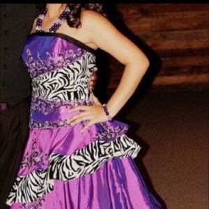 Gorgeous formal gown/dress