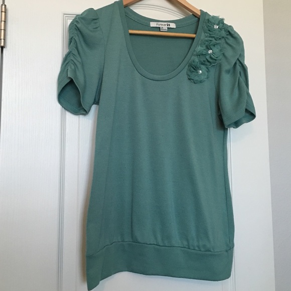 Green flower top