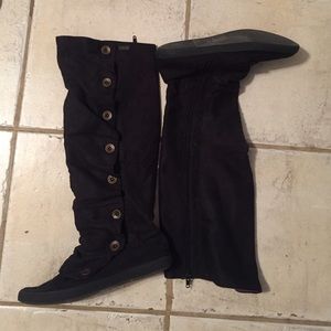 Super cute Tall black boots
