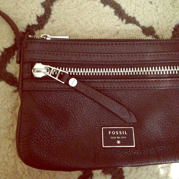 brown leather fossil purse