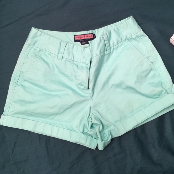 Vineyard Vines, sea foam green, size 4 shorts!