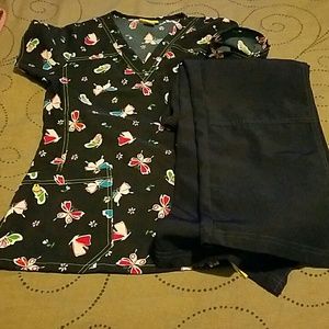 Xs petite wink scrub set