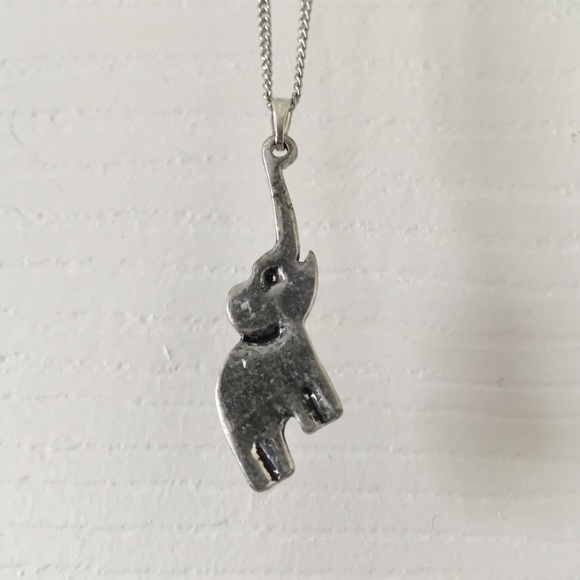Cute Elephant Necklace 18" New Silver - Picture 4 of 4