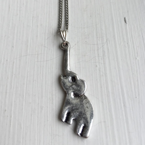 Cute Elephant Necklace 18" New Silver - Picture 3 of 4