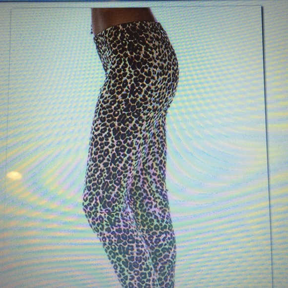 Amazing Leopard Leggings!!! Authentic pattern