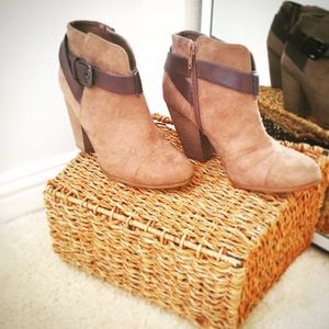 Carlos Santana boots