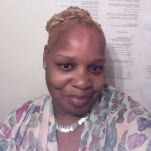 Meet your Posher, Yolanda