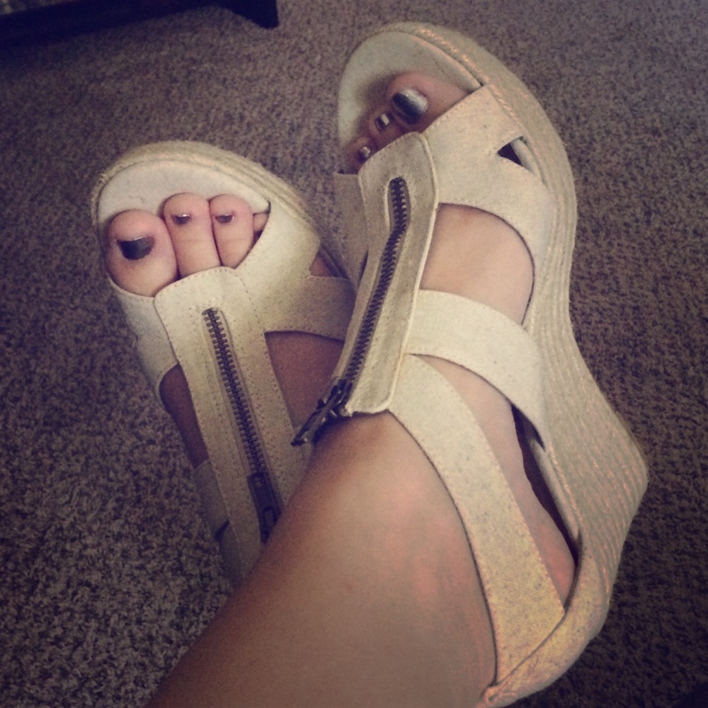 tan wedges size 9 1/2