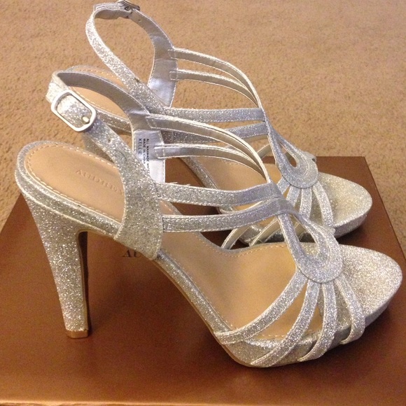 Sparkly heels - Picture 2 of 3