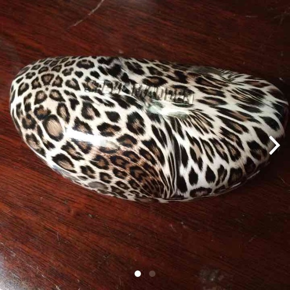 Steve madden sunglasses case