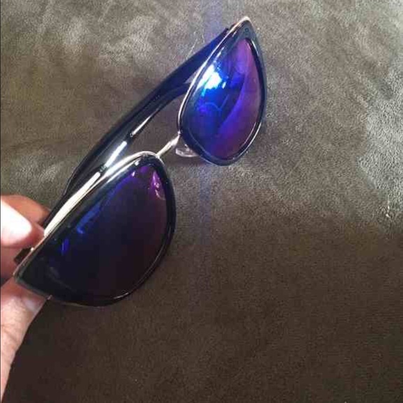 Shades - Picture 3 of 4