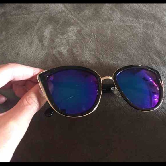 Shades - Picture 4 of 4