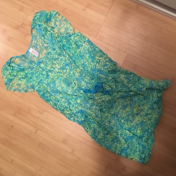 Girls coverup