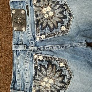 Miss me jeans, size 28 fit like a 29!