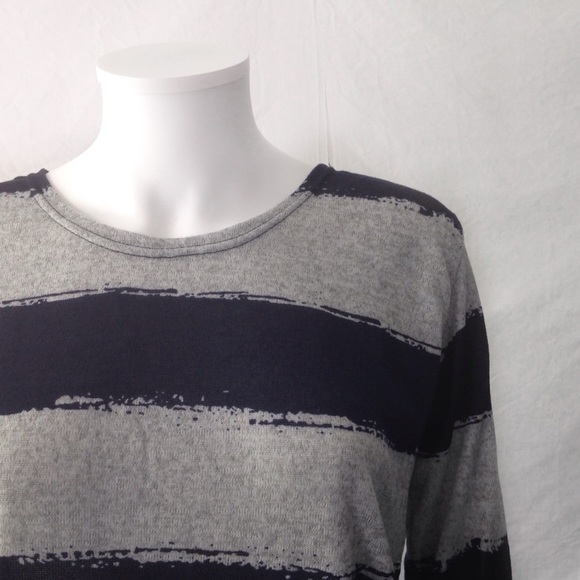 🎀1 LARGE LEFT🎀 Long Sleeve Color Block Sweater - Picture 2 of 4