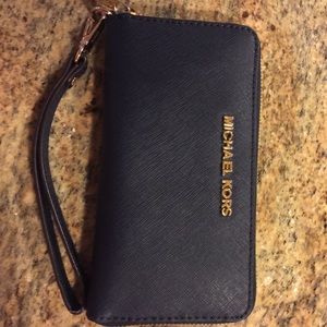 Michael Kors wristlet wallet