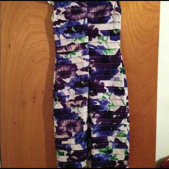 Dress - Picture 3 of 3