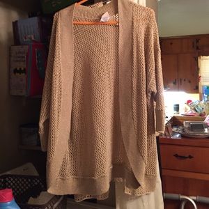 Super cute tan knitted over lay