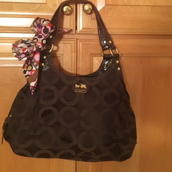 Coach bag! Price does not include scarf!!!