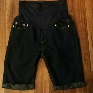RUMOR HAS IT MATERNITY Denim long shorts