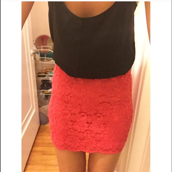 Lace mini skirt like new