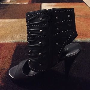 BCBGeneration Peep toe leather bootie! Size 7.5