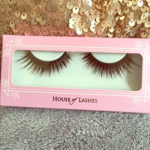 ✨NWT✨ House of Lashes Noir Fairy Brown Lashes