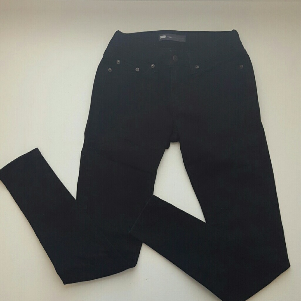 Black Levi's Legging Jean