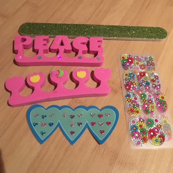 Assorted nail kit - Picture 3 of 3