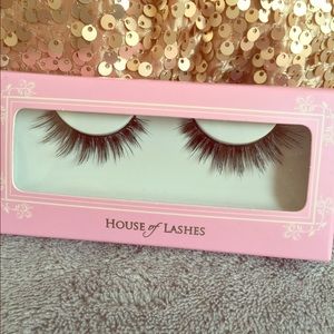 ✨NWT✨ House of Lashes Featherette Lashes