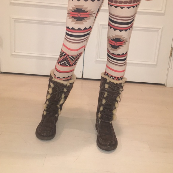 Great look for boots! Aztec print cotton leggings. - Picture 3 of 4