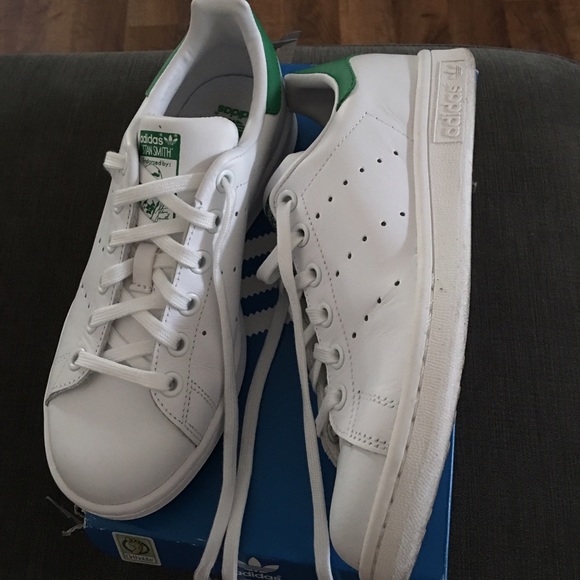 adidas Shoes - Adidas Stan Smith white/green size 4Y