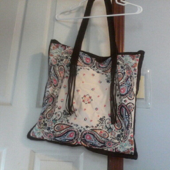 NWOT AE purse.