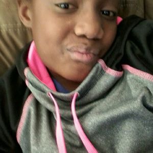 Meet your Posher, Dlani